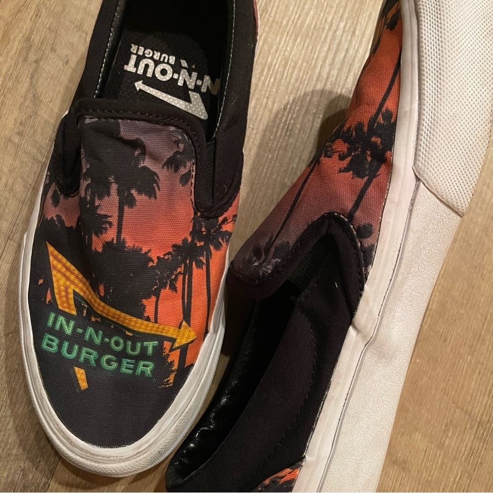 In-N-Out Burger Collection California Dreaming Slip On Shoes - Picture 2 of 10